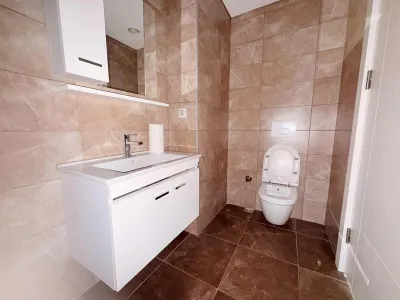MANZARALI E-5 YANI ÇİFT CEPHE ANK.SETLİ KULLANIŞLI DONATILI 2+1 — fotoğraf 3
