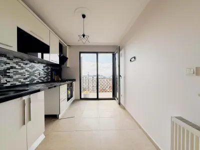 PENDİK METRO 5DK DENİZ MANZARALI GENİŞ FERAH 3+1 KİRALIK DAİRE — fotoğraf 4