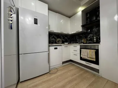 ERENKÖY E.EFENDİ'DE OTOPARK+ FULL EŞYALI TEMİZ ÖZEL DEKOR 2+1 — fotoğraf 6